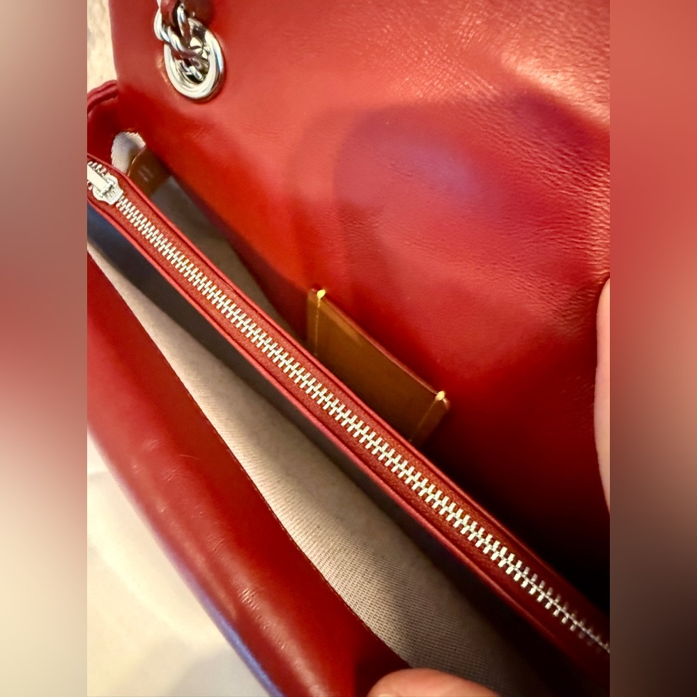 EUC Coach quilted tabby 26 shoulder/crossbody in dark ruby with silver hardware - Picture 10 of 12